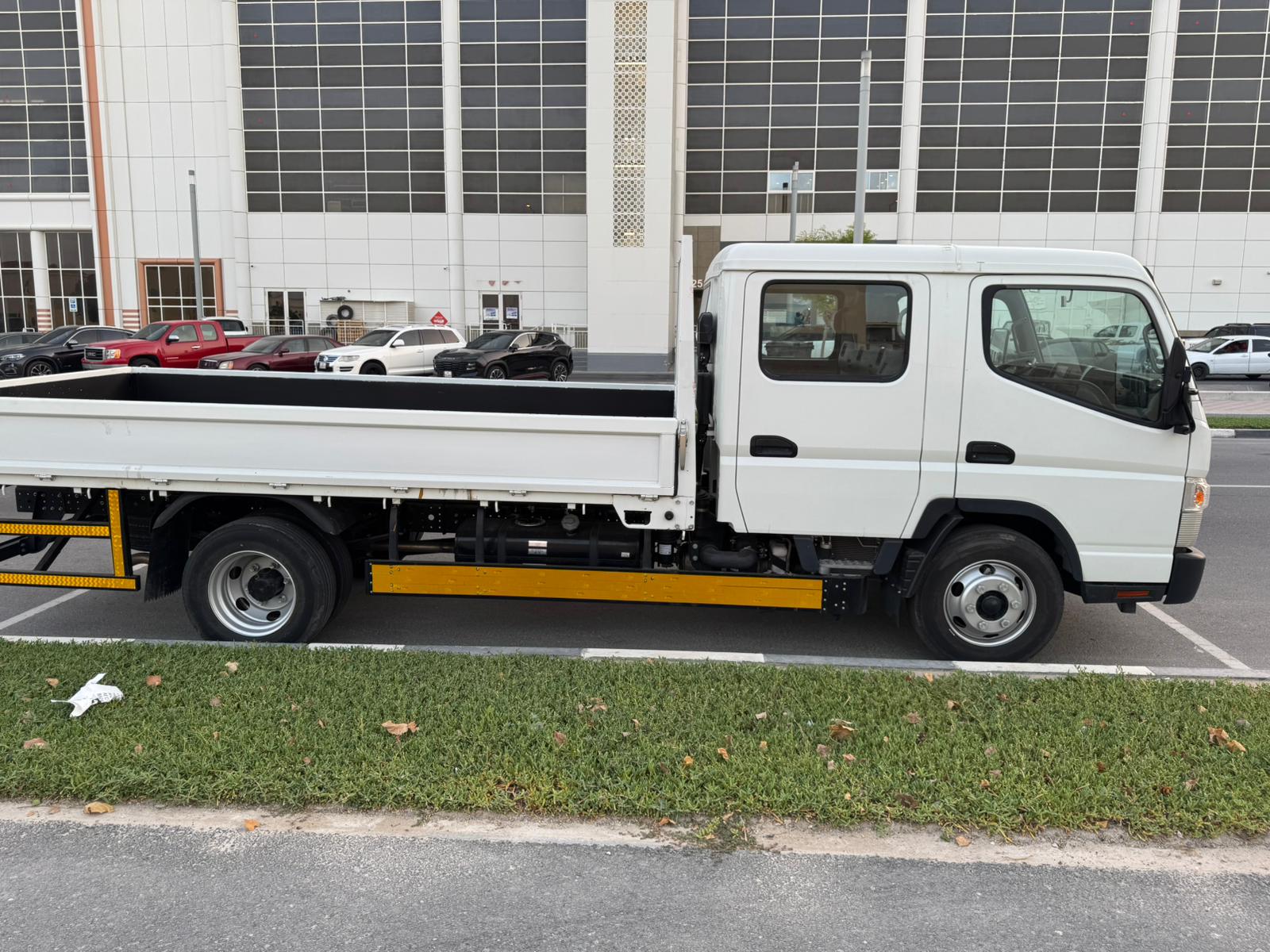 New Double Cabin Truck 4.5 Ton – 2025 Model Available for Rent